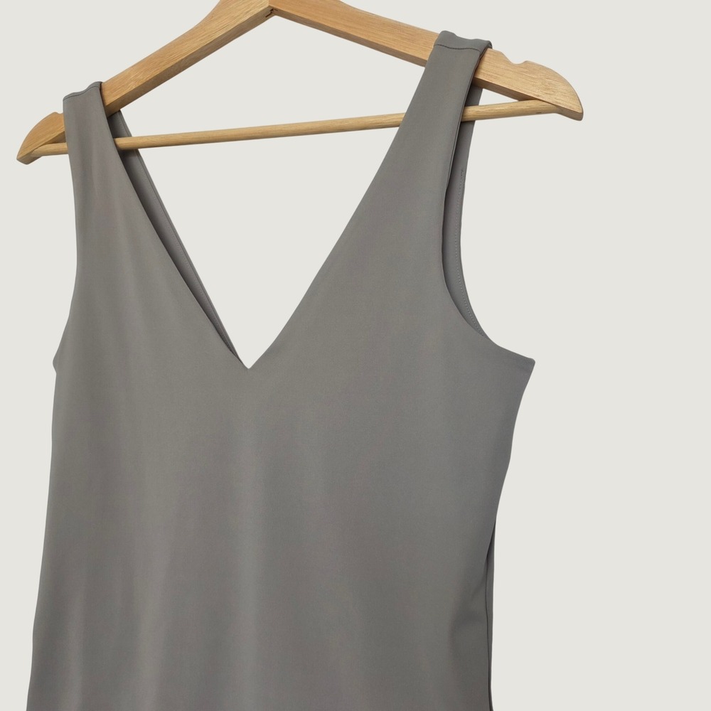 Express Body Contour Tank Women Medium Taupe Excellent V-Neck Sleeveless Top - Picture 4 of 9